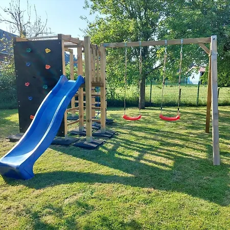 Apartment Mastkorb Mit Grill Und Garten Butjadingen