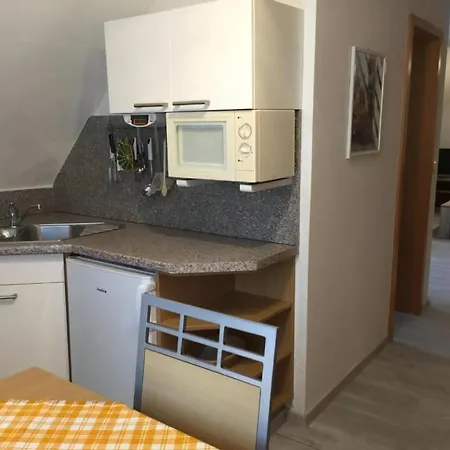 Mastkorb Mit Grill Und Garten Apartment